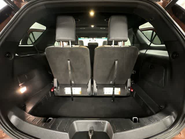 Used 2017 Ford Explorer XLT w/ Equipment Group 202A AWD/4WD image 24