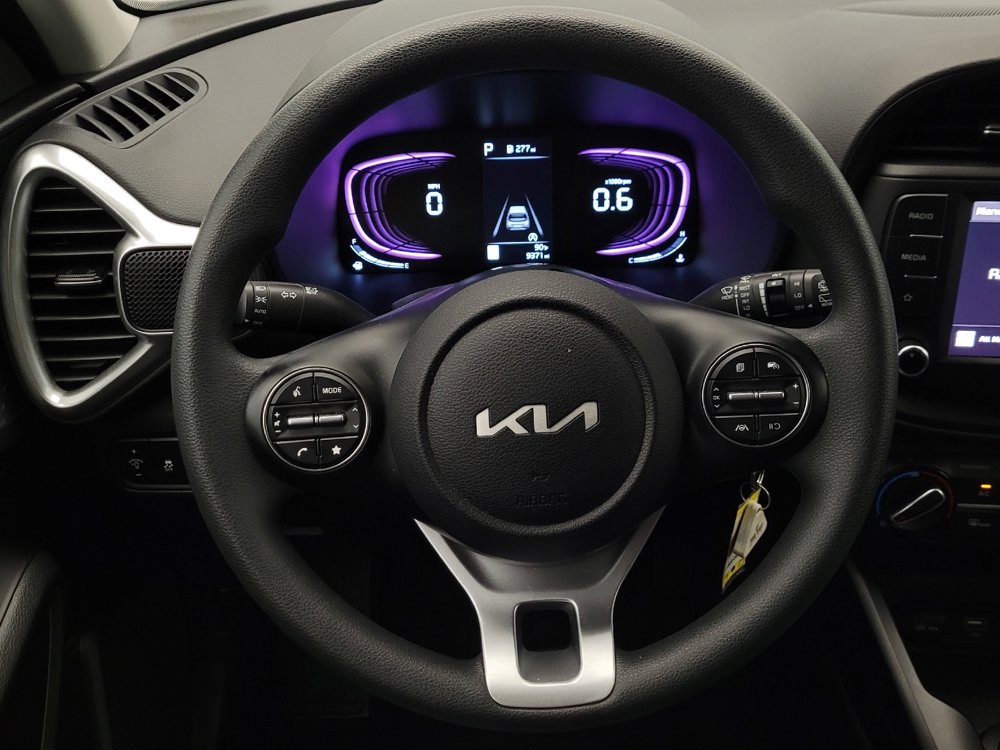 Used 2025 Kia Soul LX image 22