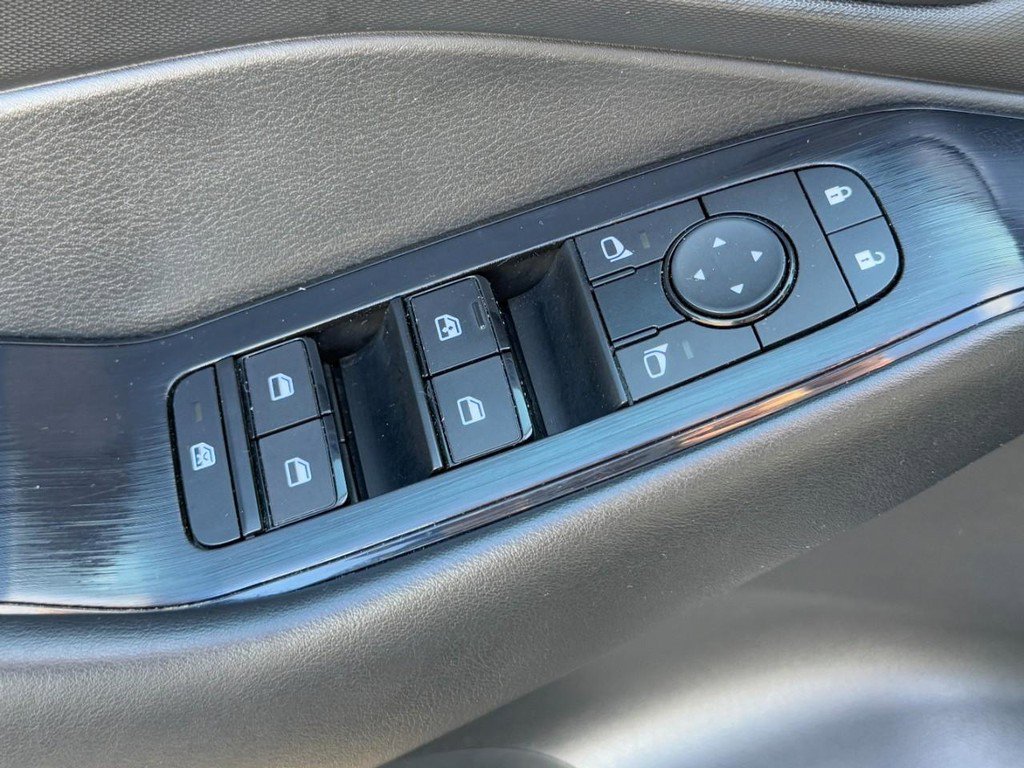 Used 2024 Nissan Rogue S FWD image 22