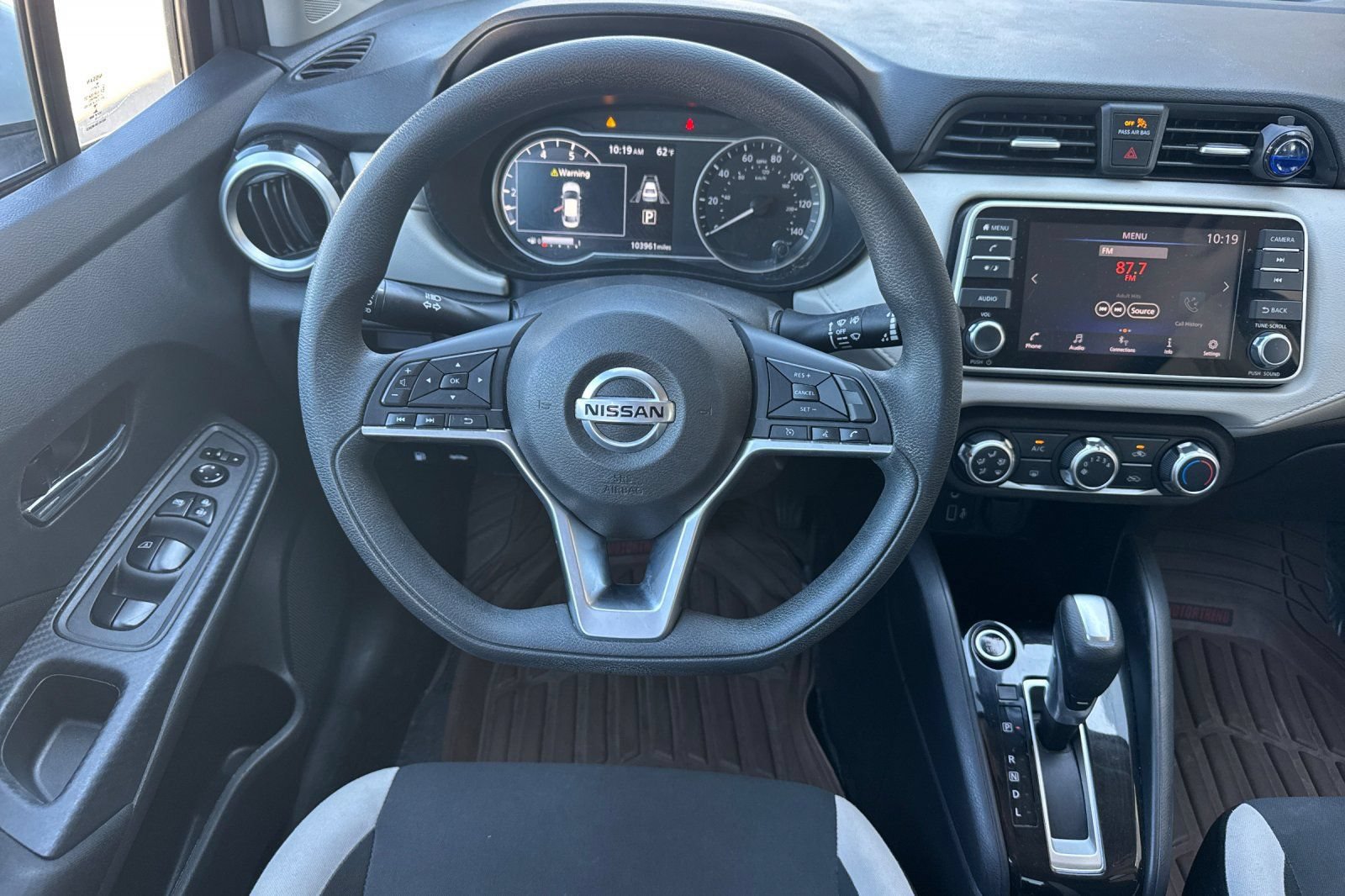 Used 2021 Nissan Versa SV FWD image 16