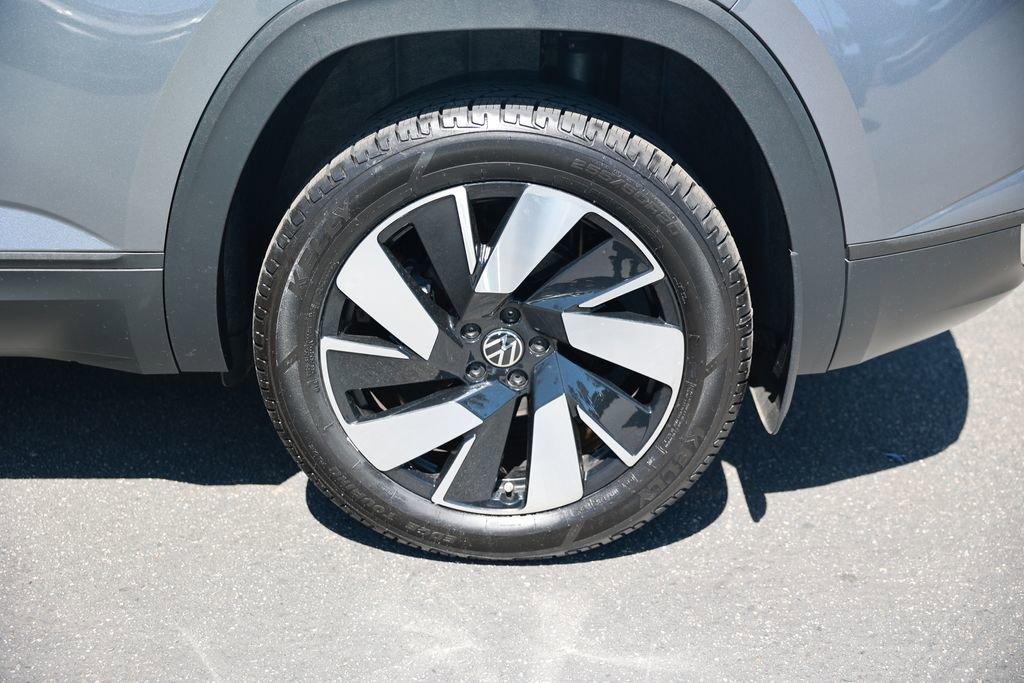 Used 2024 Volkswagen Atlas Cross Sport SE FWD image 10