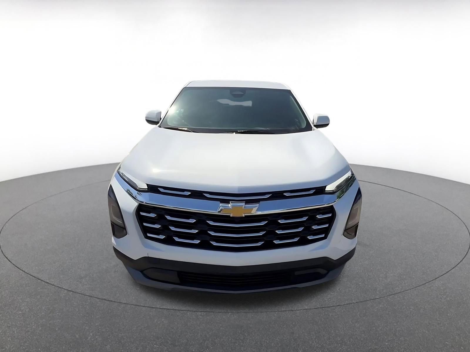 Used 2025 Chevrolet Equinox LT FWD image 3