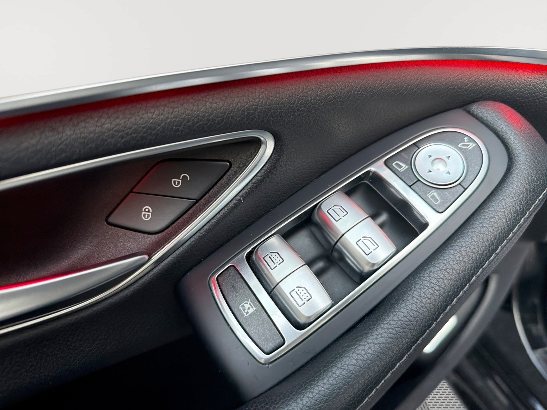 Used 2015 Mercedes-Benz S 550 Sedan image 15