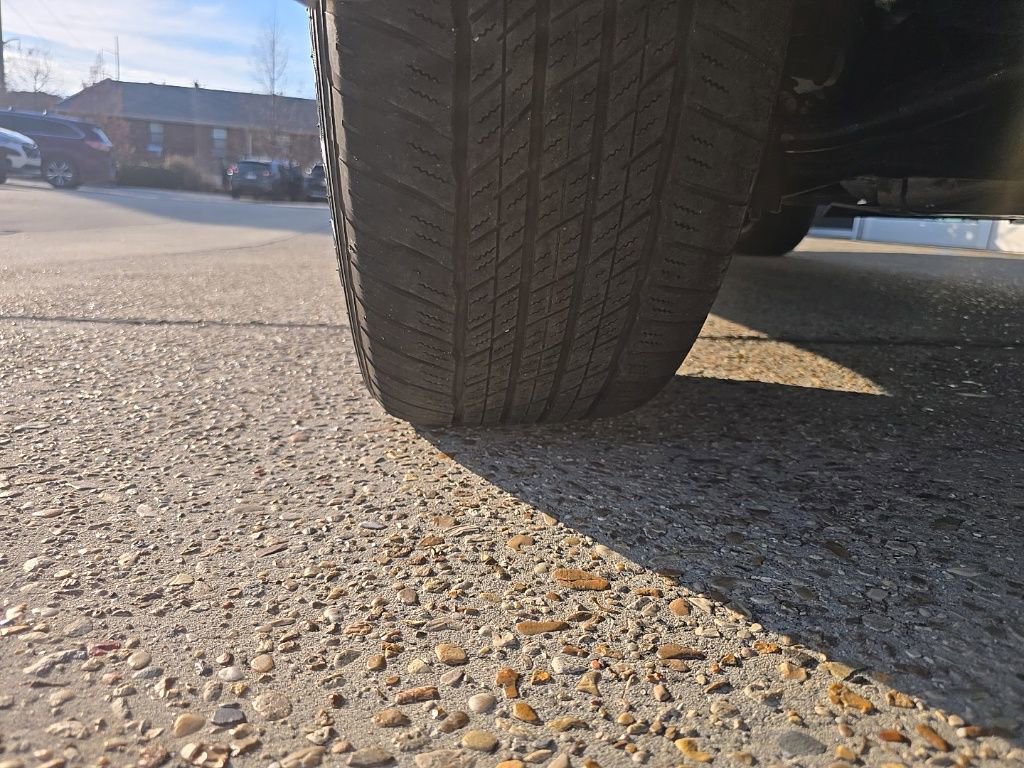 Used 2023 Lexus GX 460 Premium w/ Accessory Package image 42