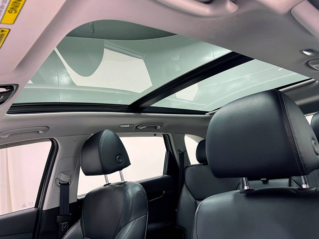 Used 2019 Kia Sorento EX w/ EX Touring Package image 12