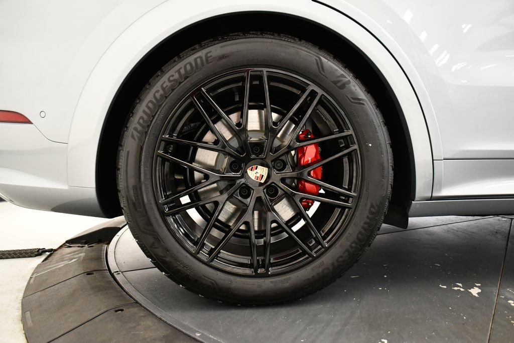 New 2026 Porsche Cayenne GTS AWD/4WD image 18