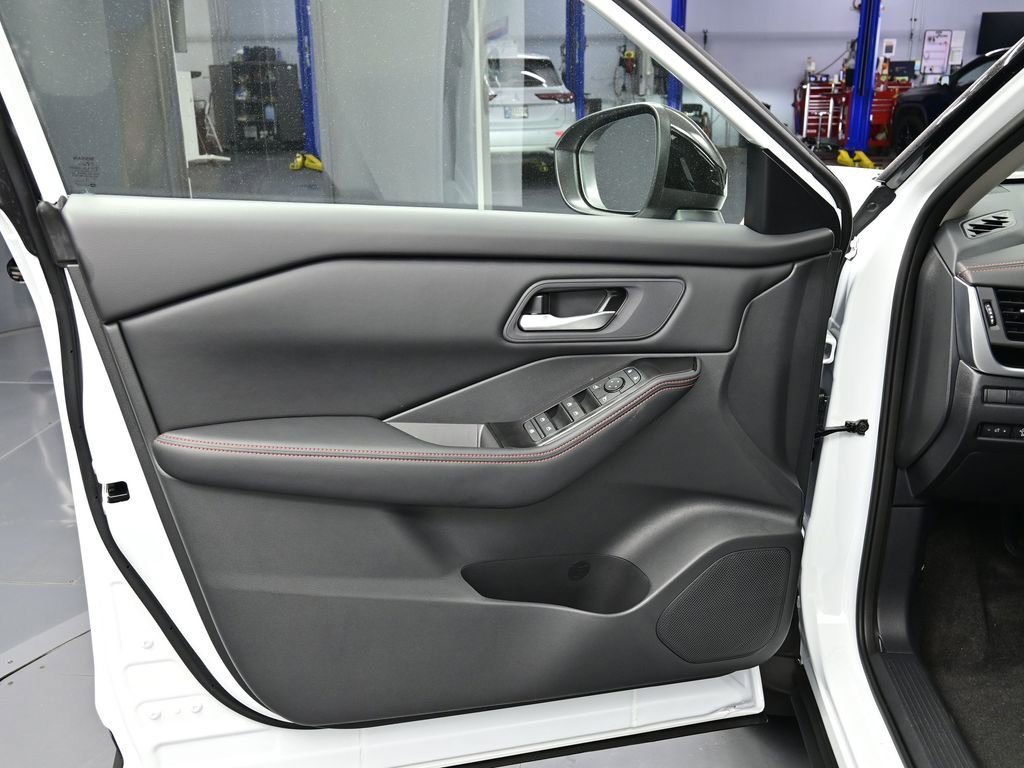 New 2026 Nissan Rogue SV image 14