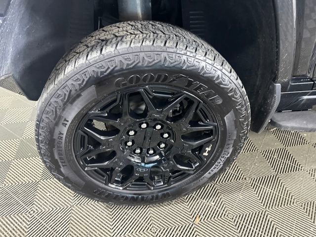 Used 2025 GMC Hummer EV 2X image 9