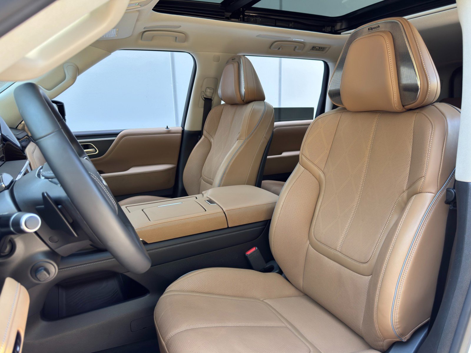 Used 2025 INFINITI QX80 Sensory w/ Premium Cargo Package AWD/4WD image 45