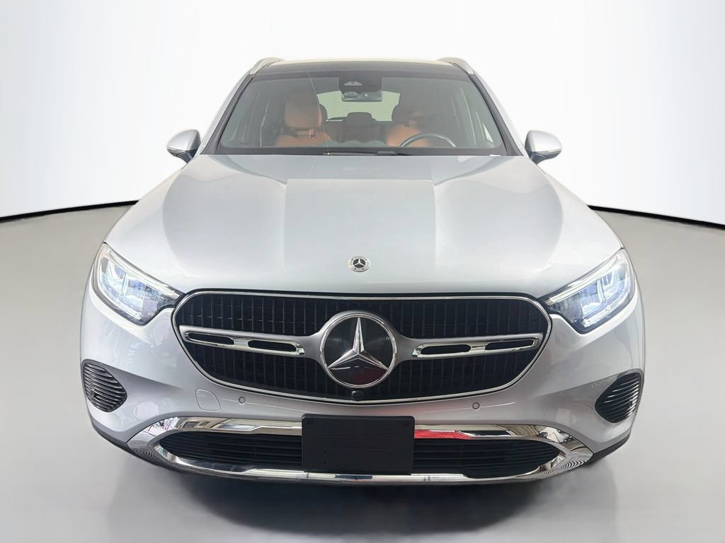Used 2024 Mercedes-Benz GLC 300 image 2