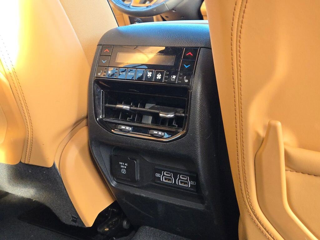 Used 2024 Jeep Grand Cherokee L Summit image 13