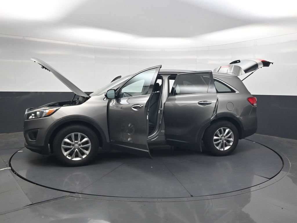 Used 2017 Kia Sorento AWD image 48