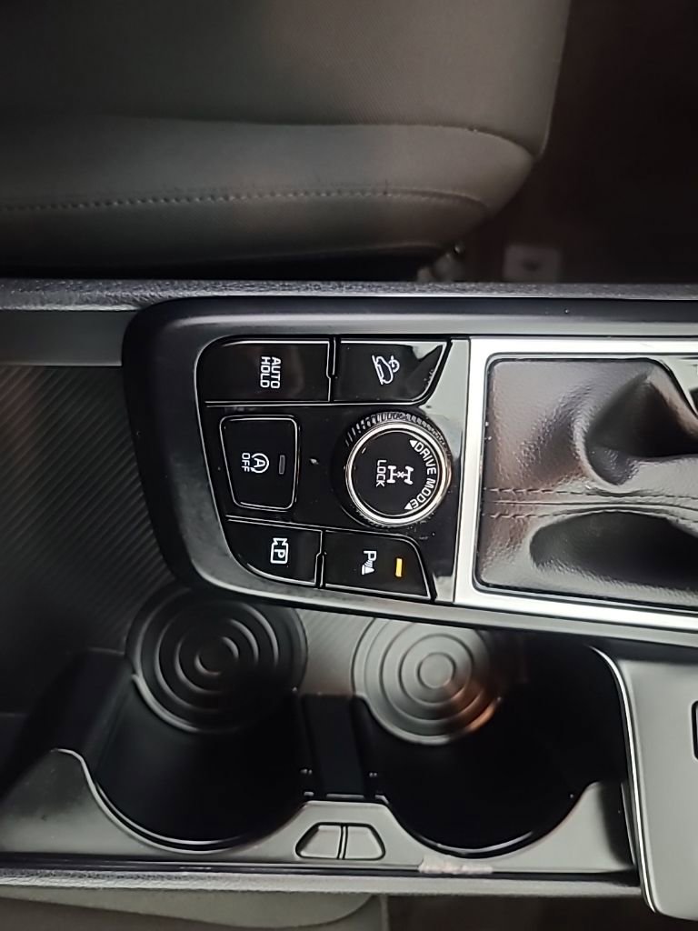 Used 2025 Kia Sportage LX image 36