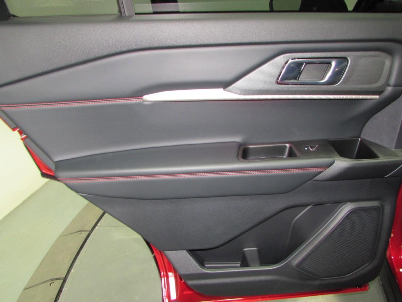 New 2026 Ford Explorer ST-Line w/ ST-Line Street Pack AWD/4WD image 25