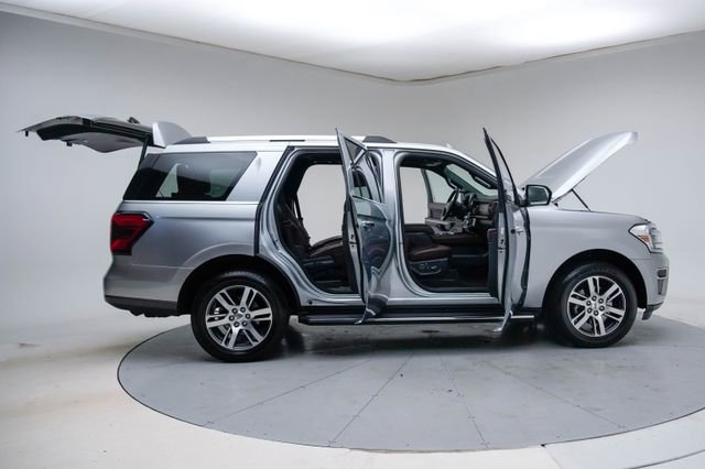 Used 2023 Ford Expedition Limited image 14