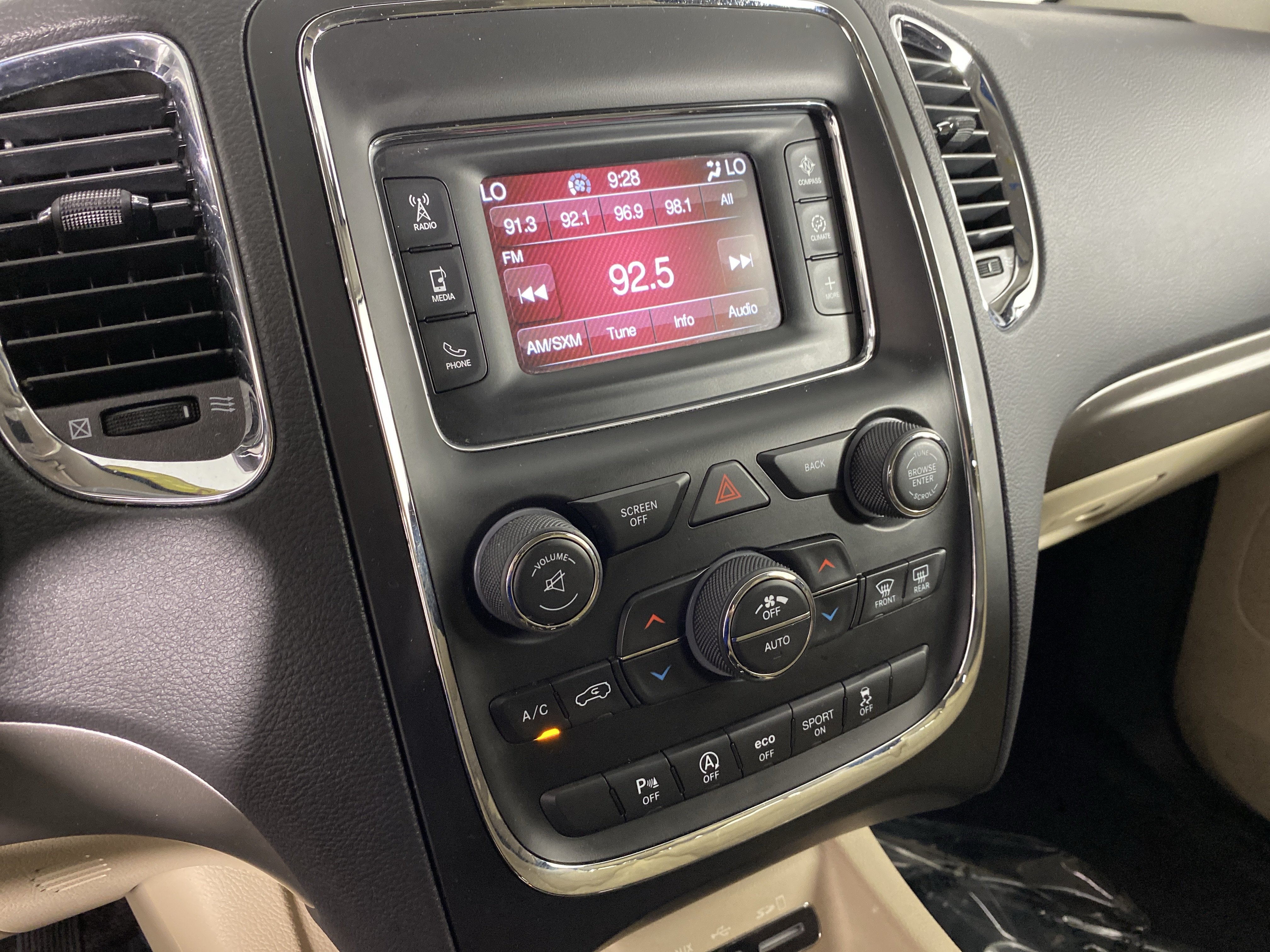 Used 2017 Dodge Durango SXT w/ Quick Order Package 23B AWD/4WD image 28