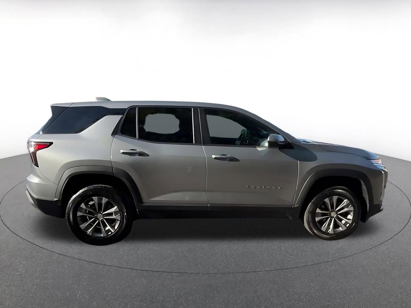 Used 2025 Chevrolet Equinox LT FWD image 16
