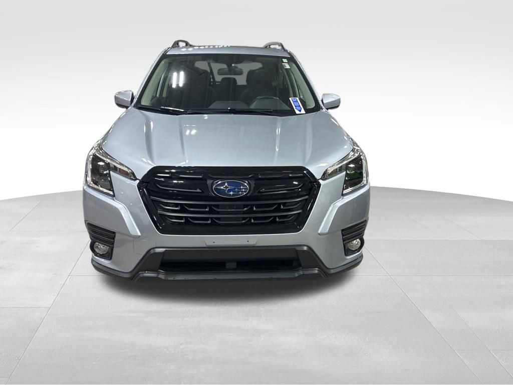 Used 2022 Subaru Forester Premium image 12