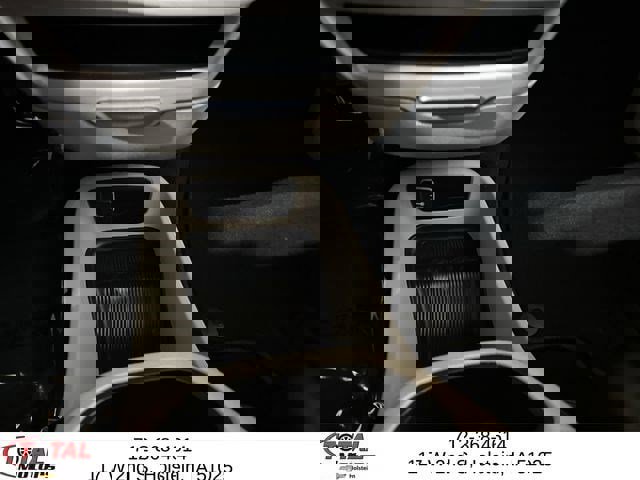 Used 2024 Chrysler Pacifica Touring-L image 16