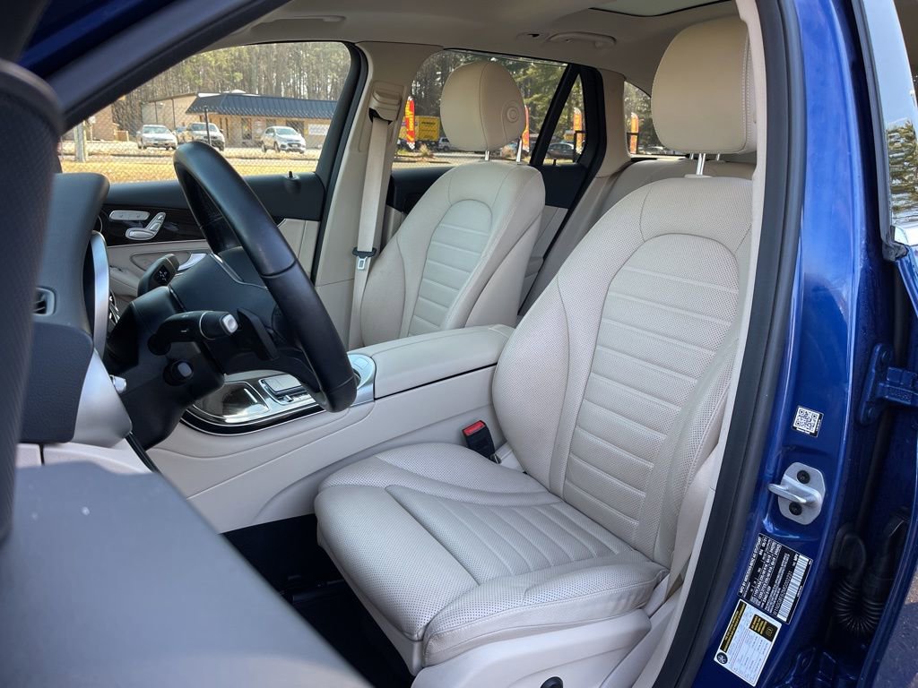 Used 2021 Mercedes-Benz GLC 300 4MATIC image 19