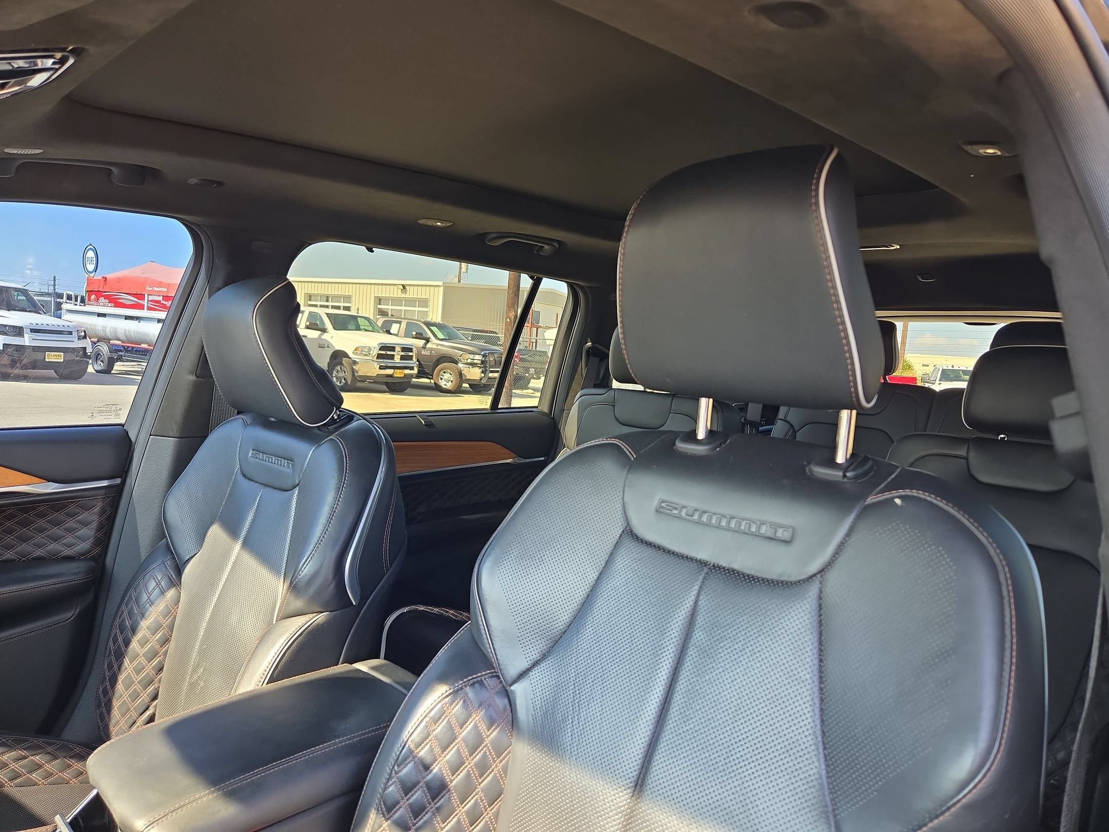 Used 2021 Jeep Grand Cherokee L Summit AWD/4WD image 9