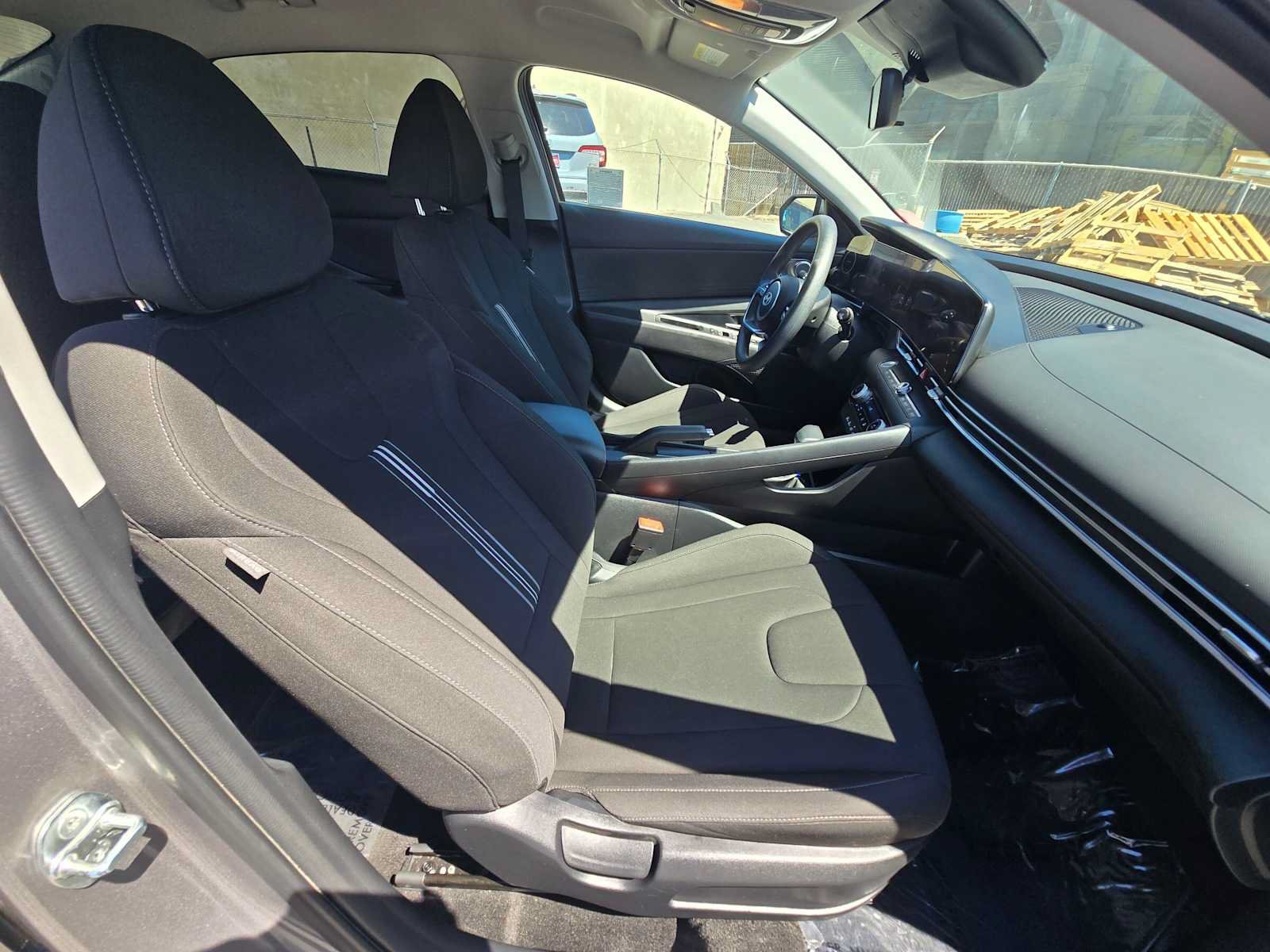 Used 2024 Hyundai Elantra SEL FWD image 10