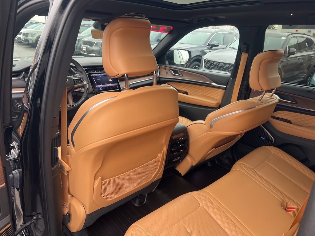 Used 2022 Jeep Grand Cherokee Summit w/ Advanced Protech Group IV image 9