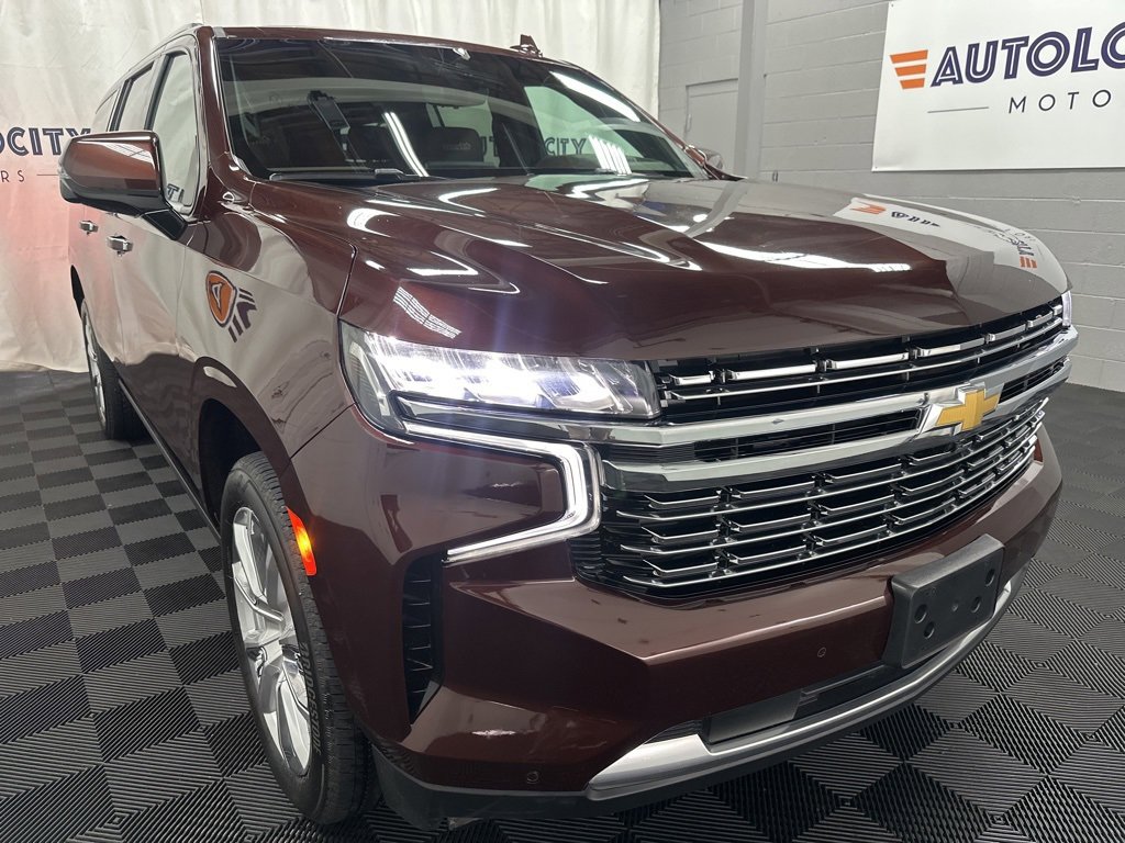 Used 2023 Chevrolet Suburban High Country image 2