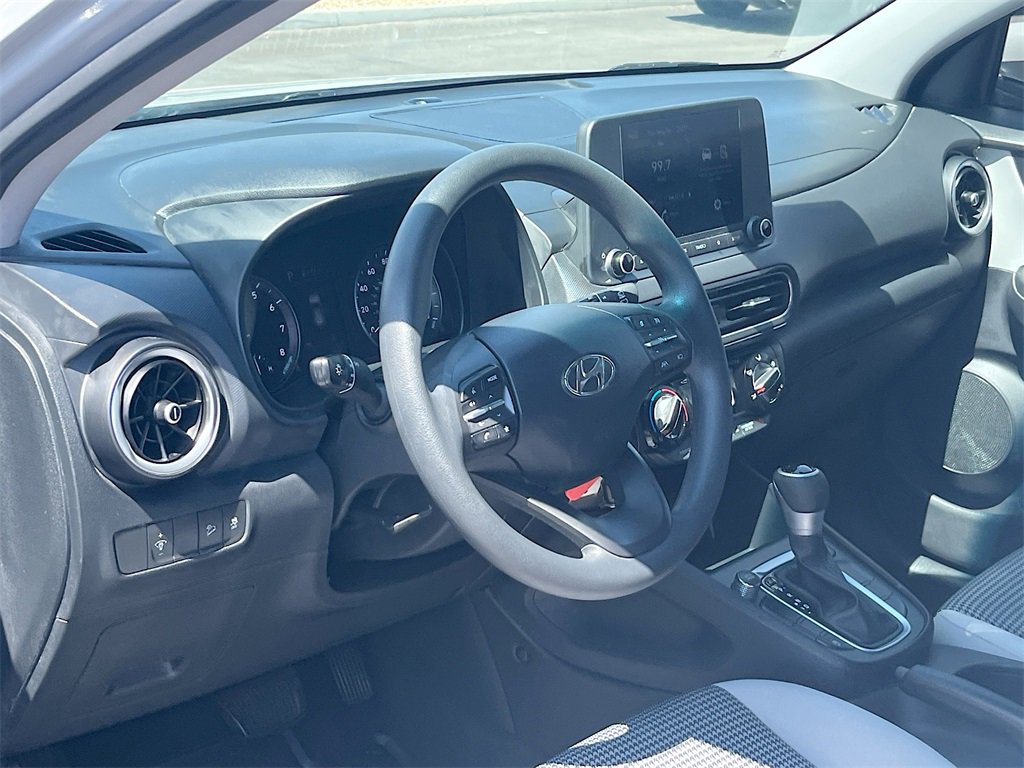 Used 2023 Hyundai Kona SE image 9