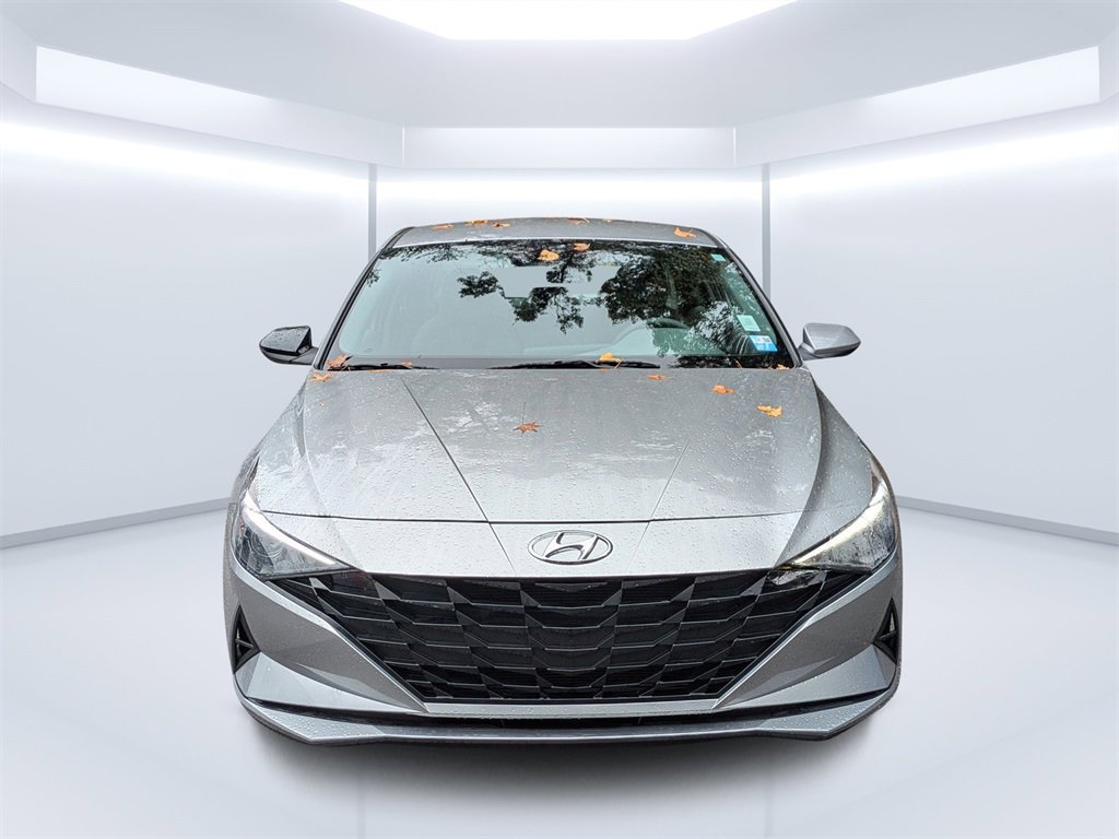 Used 2023 Hyundai Elantra SE w/ Cargo Package image 8