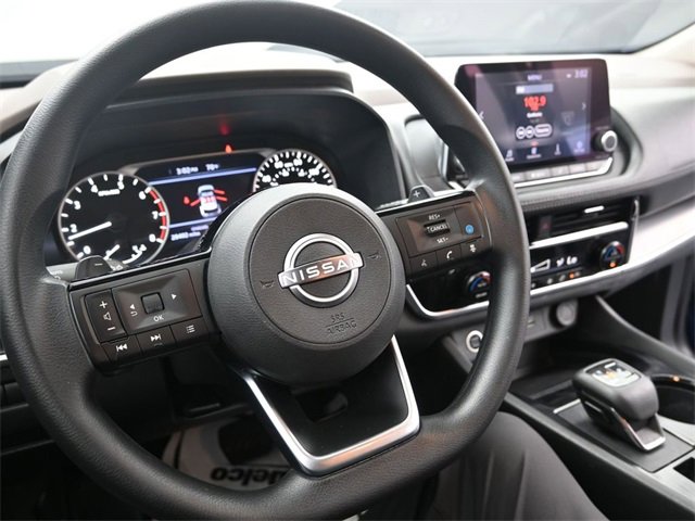 Used 2023 Nissan Rogue SV image 14