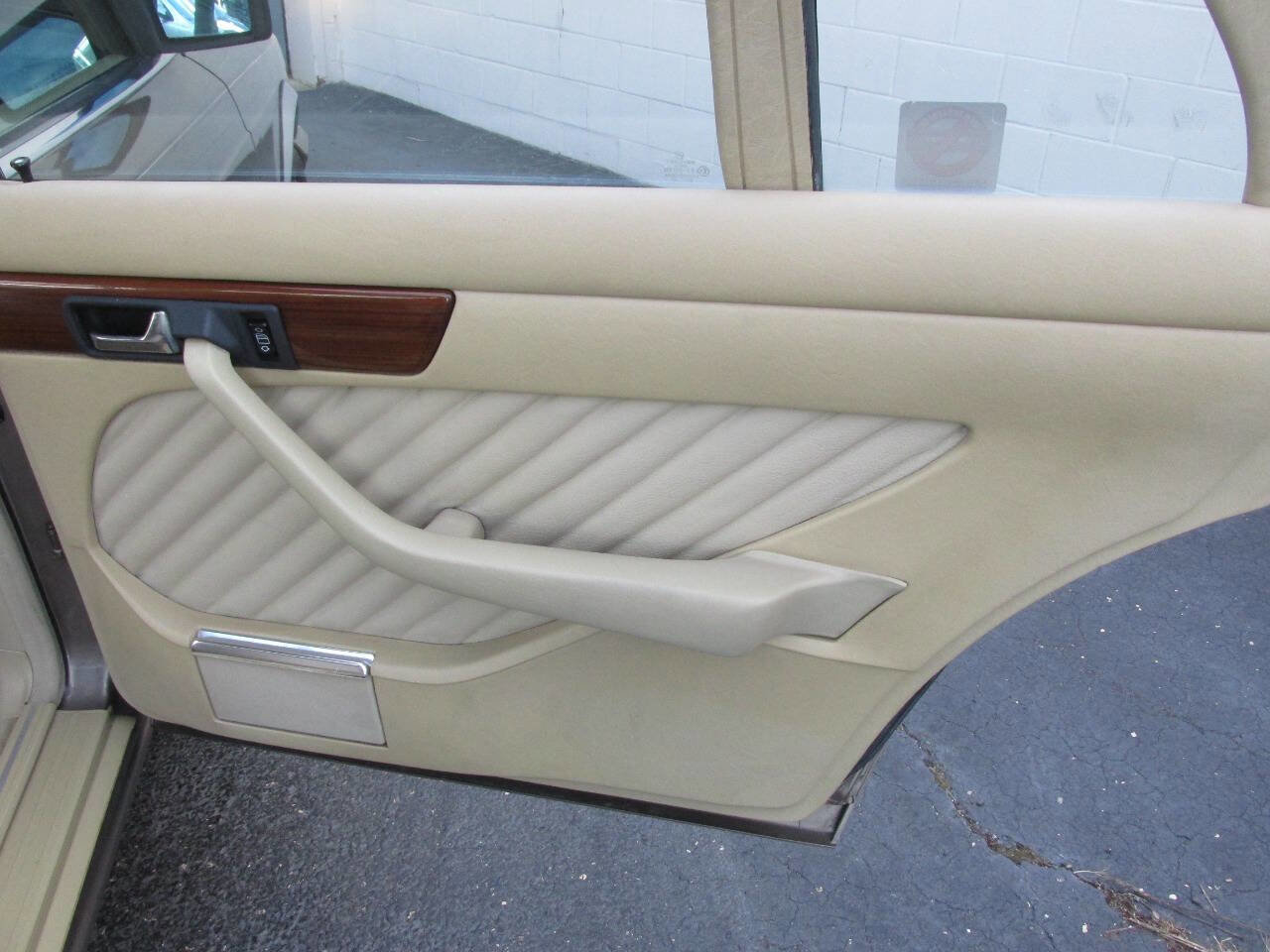 Used 1990 Mercedes-Benz 420 SEL image 36