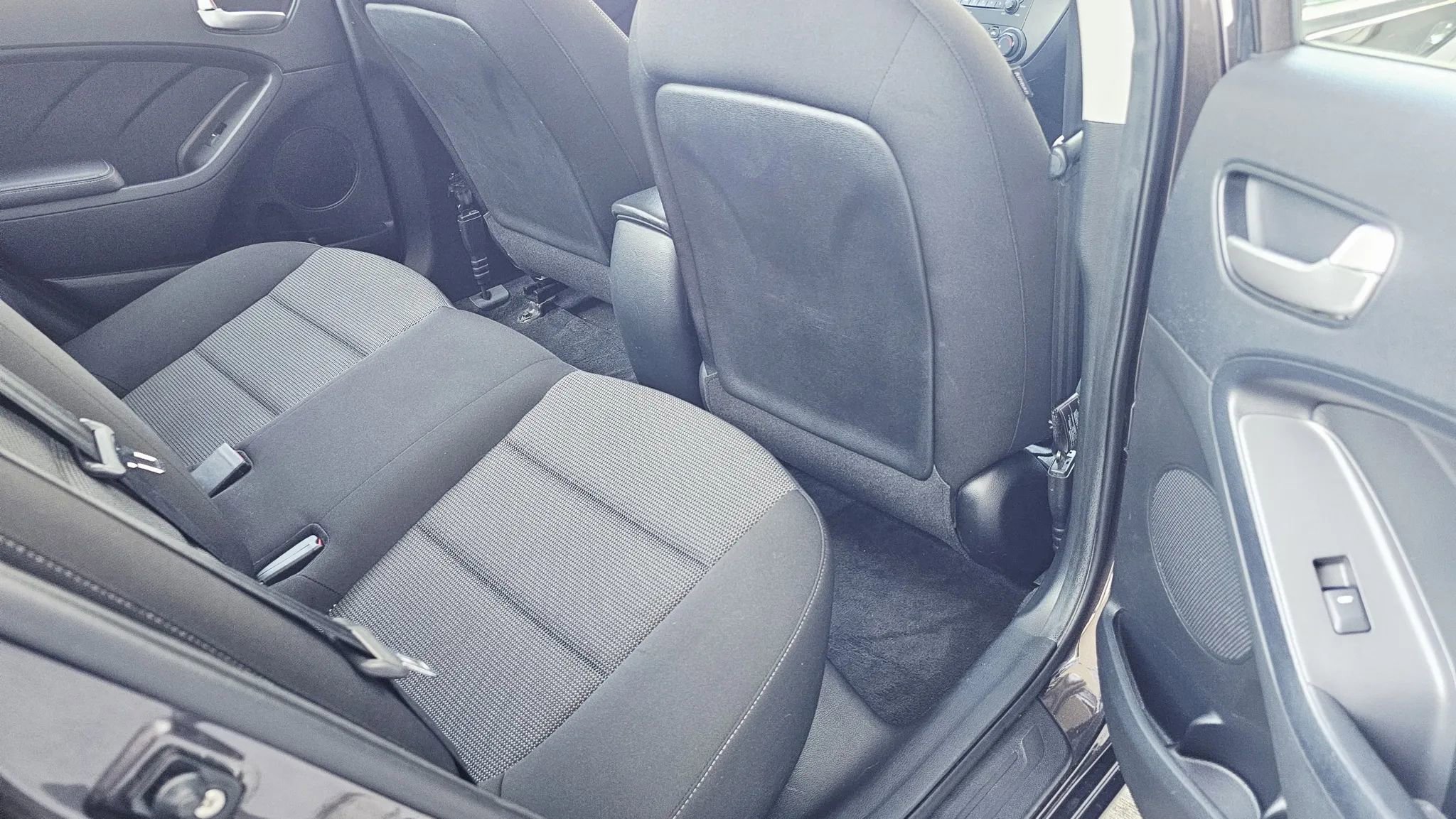 Used 2017 Kia Forte LX image 12