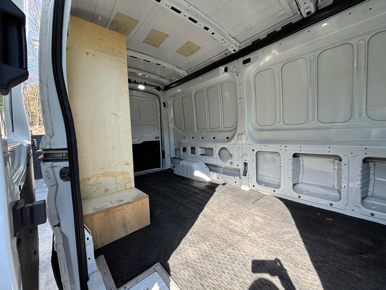 Used 2022 Ford Transit 250 Medium Roof AWD image 16