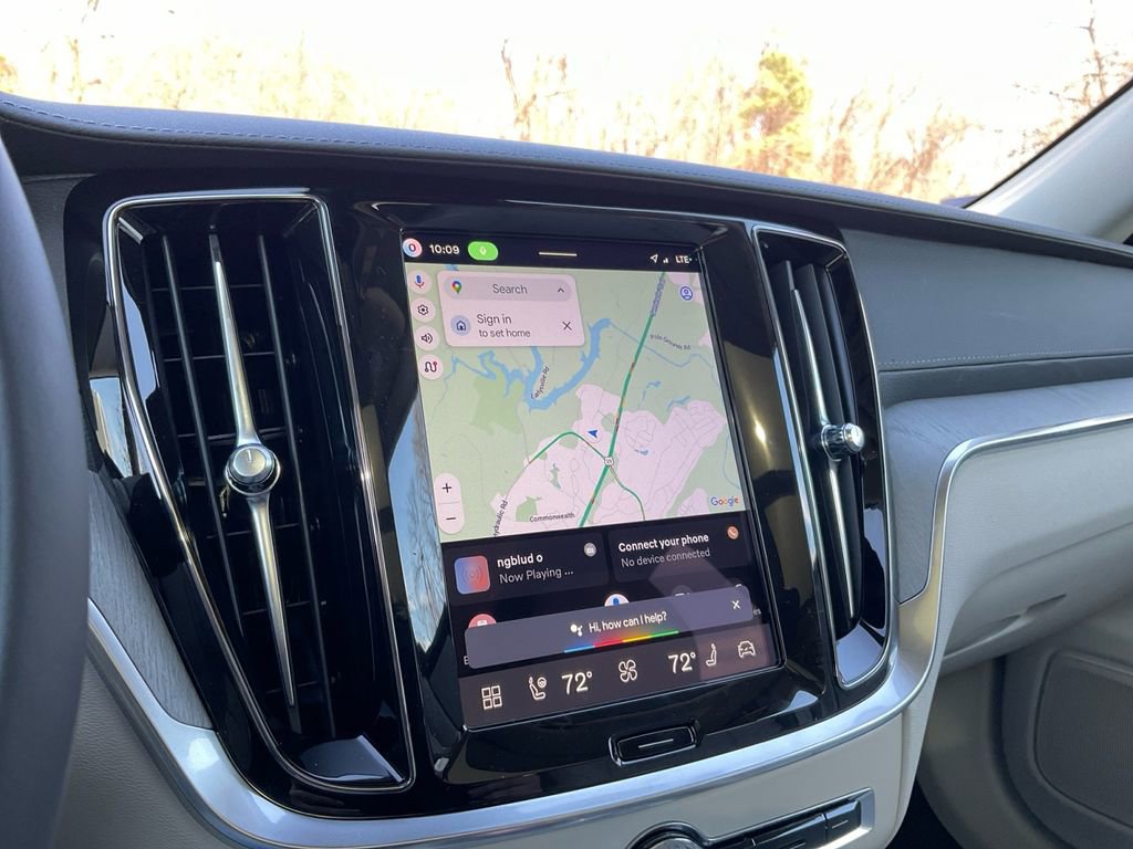 New 2026 Volvo V60 B5 Cross Country Ultra w/ Protection Package Premier image 20