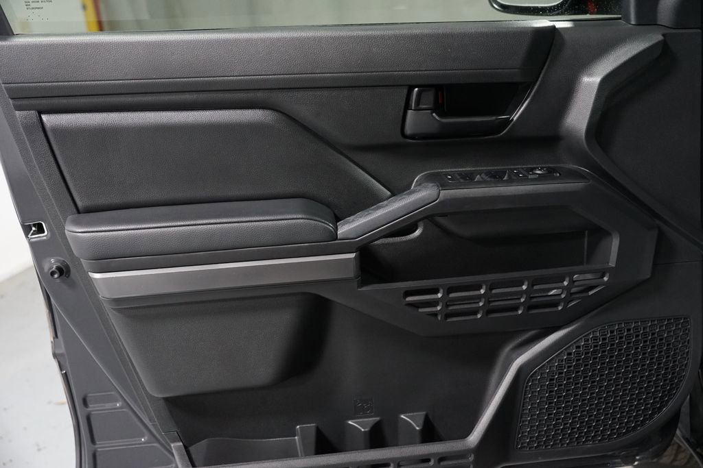 Certified 2024 Toyota Tacoma SR5 image 31