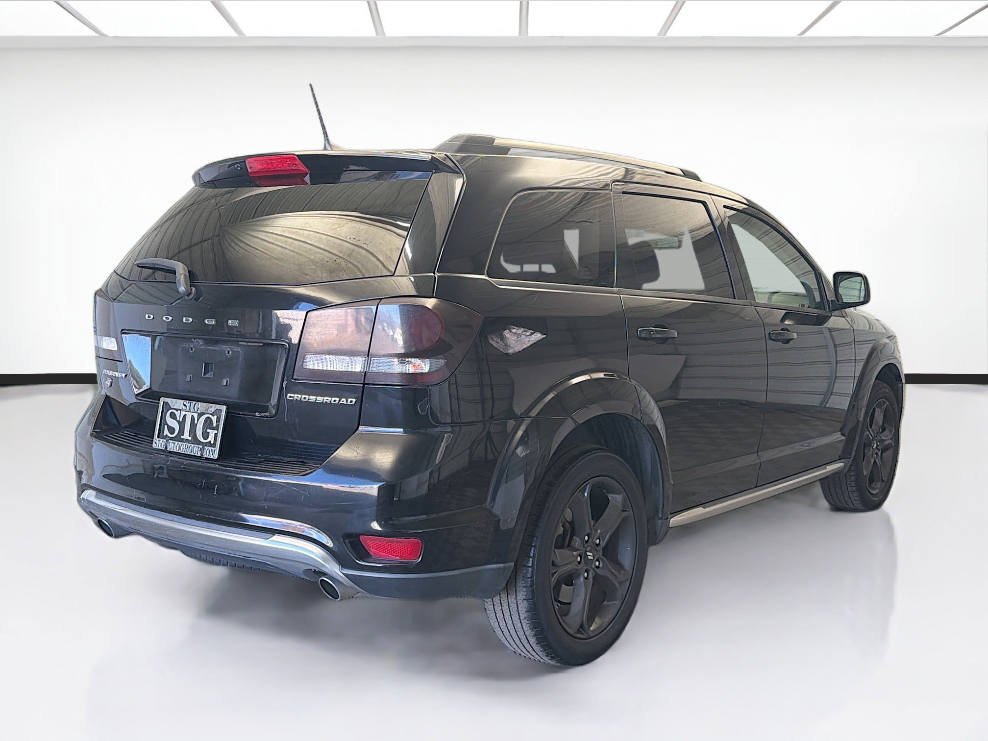 Used 2019 Dodge Journey Crossroad image 4