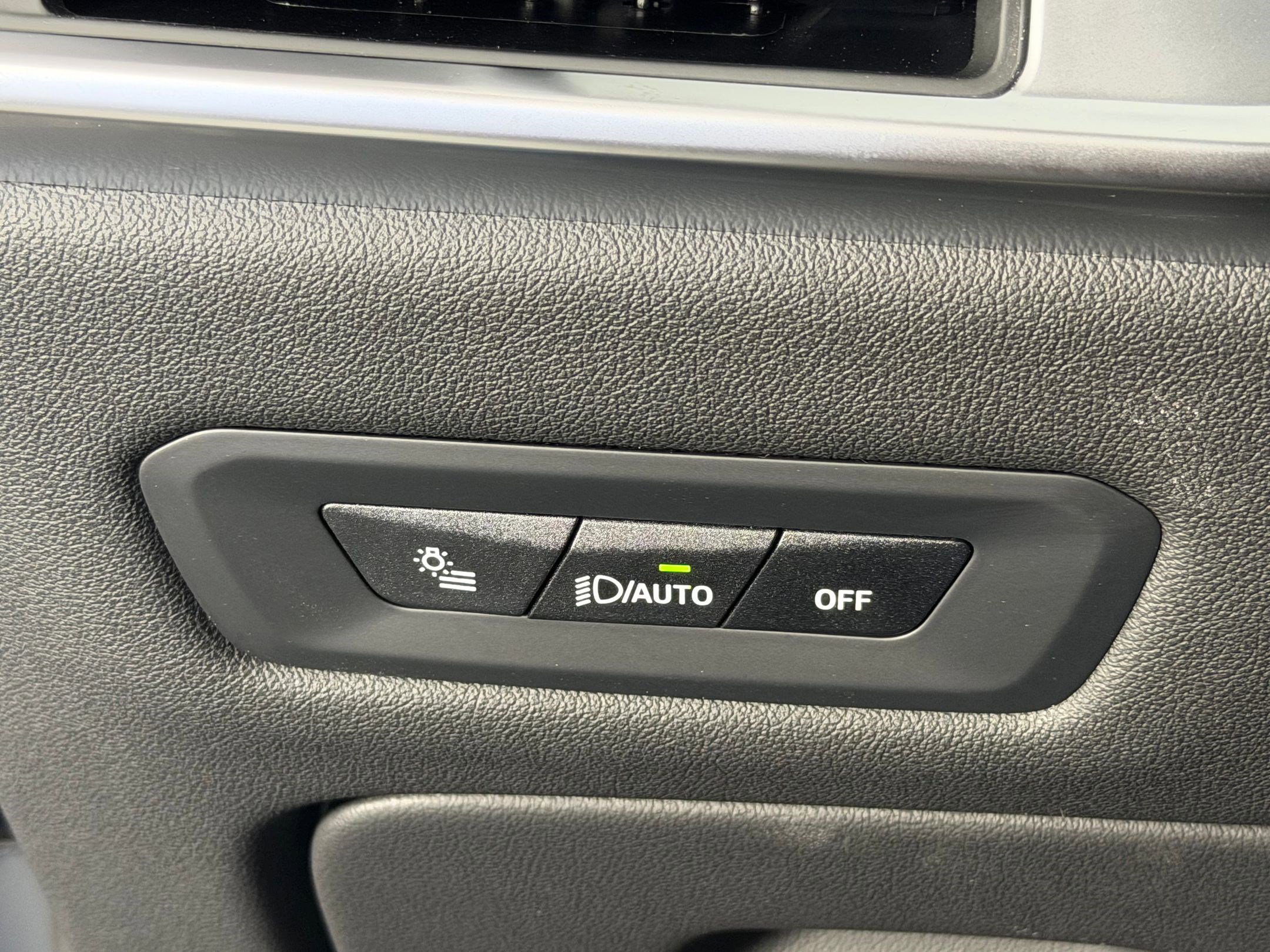 New 2026 BMW X5 sDrive40i image 17