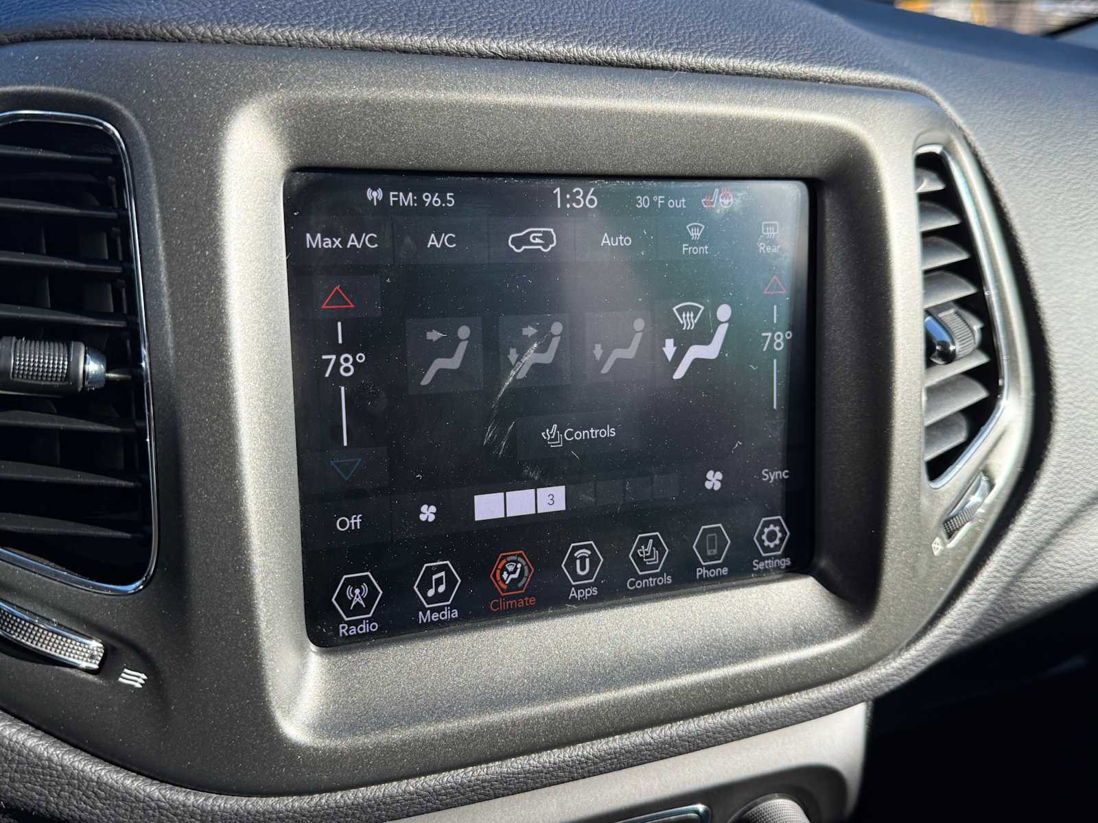 Used 2020 Jeep Compass Trailhawk w/ Leather Interior Group image 49