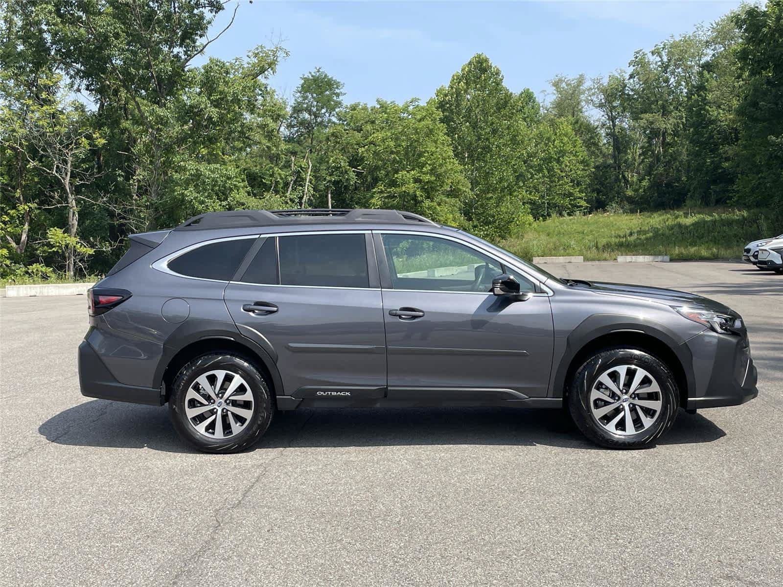 Used 2024 Subaru Outback Premium AWD/4WD image 6