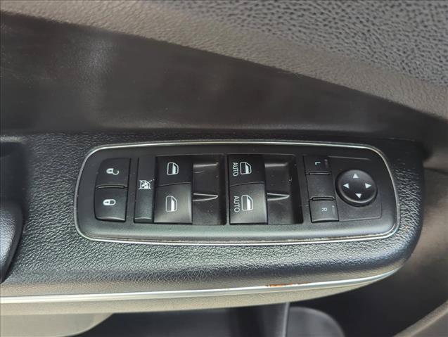 Used 2018 Chrysler 300 Touring w/ Sport Appearance Package RWD image 10