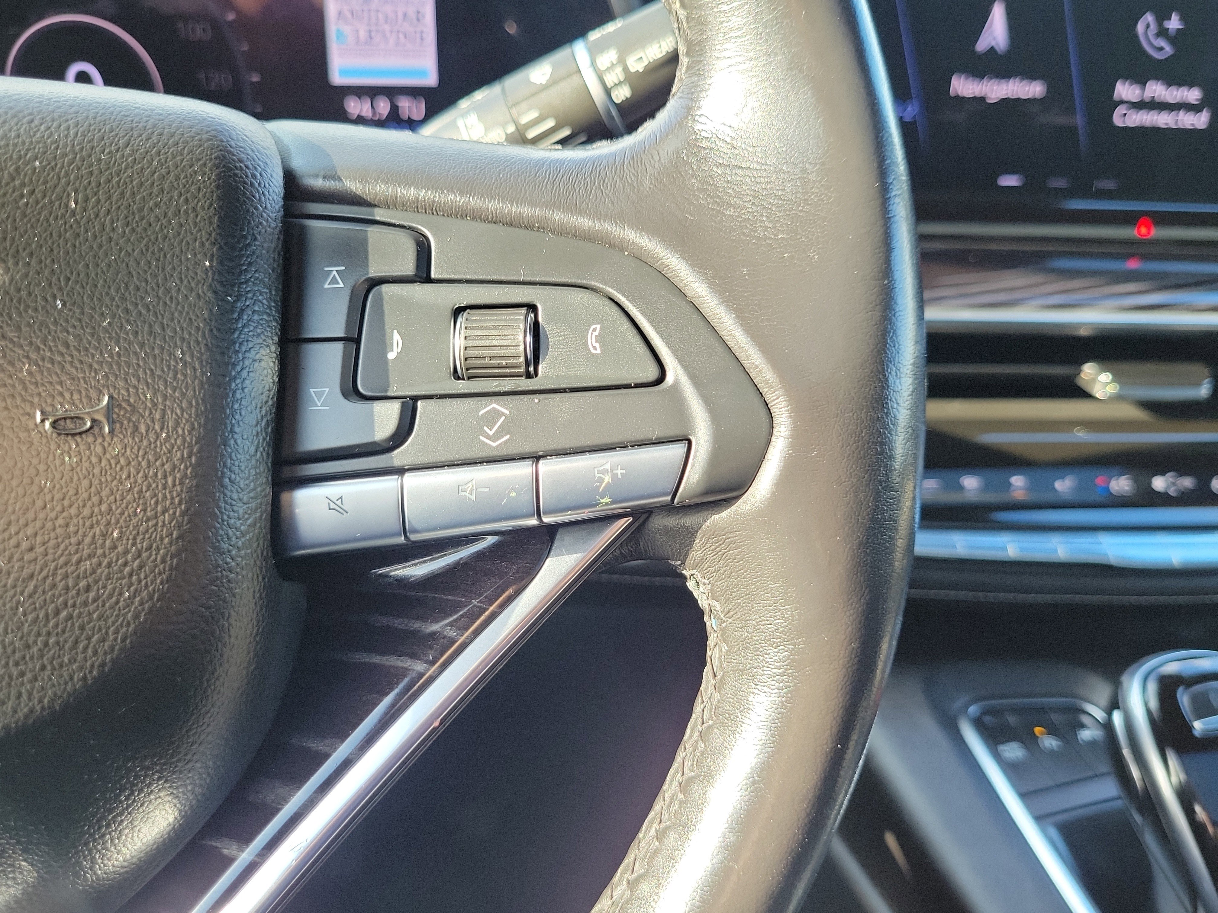 Used 2021 Cadillac Escalade Sport w/ Driver Assist Tech Package image 22