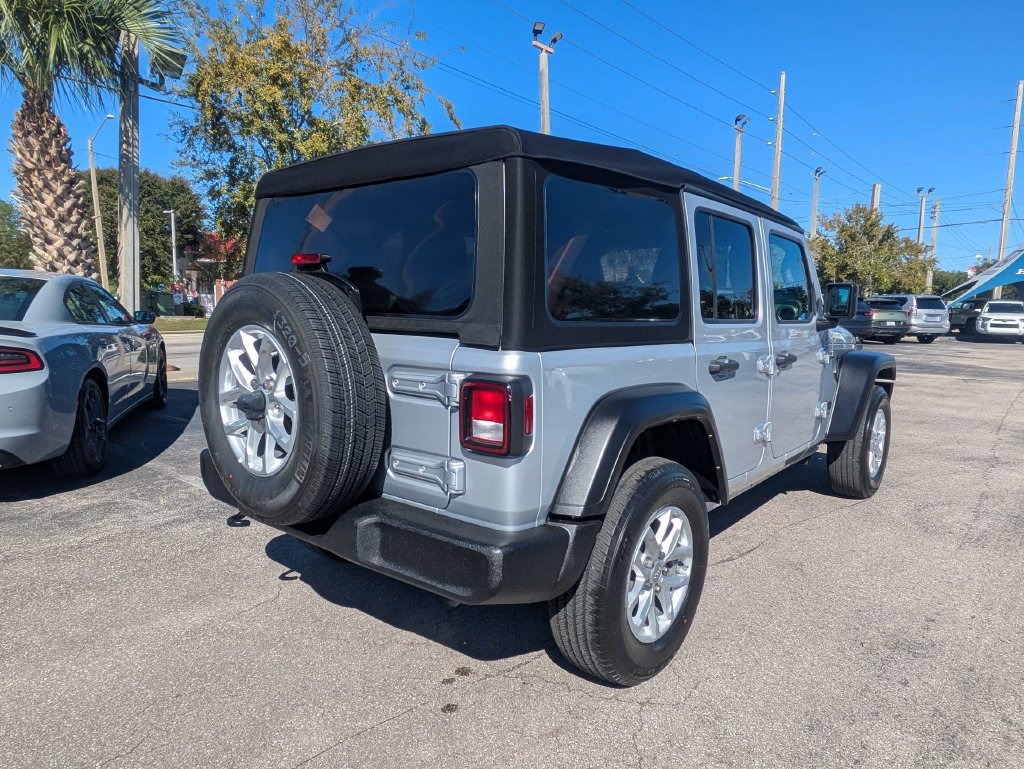 Used 2023 Jeep Wrangler Unlimited Sport AWD/4WD image 3