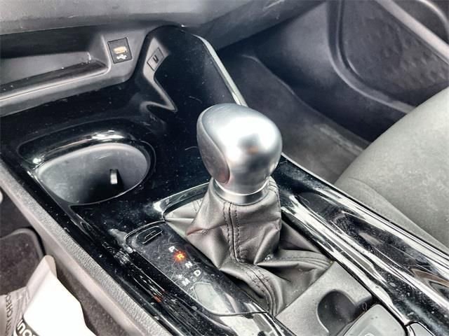 Used 2022 Toyota C-HR XLE image 28