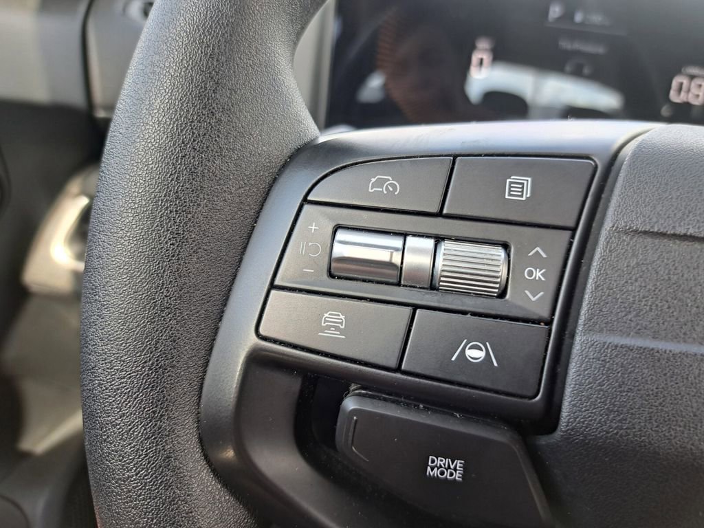 Used 2025 Kia K4 LXS image 14