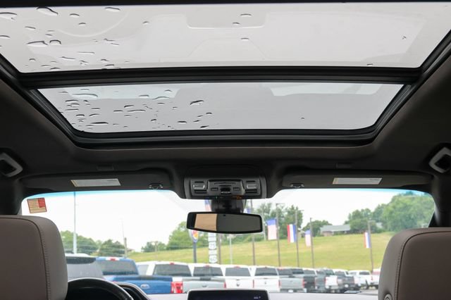 Used 2021 Chevrolet Tahoe Z71 w/ Luxury Package AWD/4WD image 6