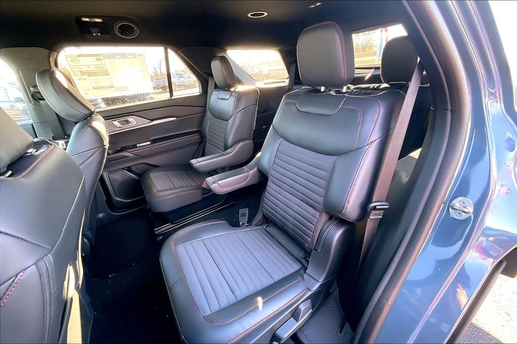 New 2026 Ford Explorer ST-Line w/ ST-Line Street Pack image 10