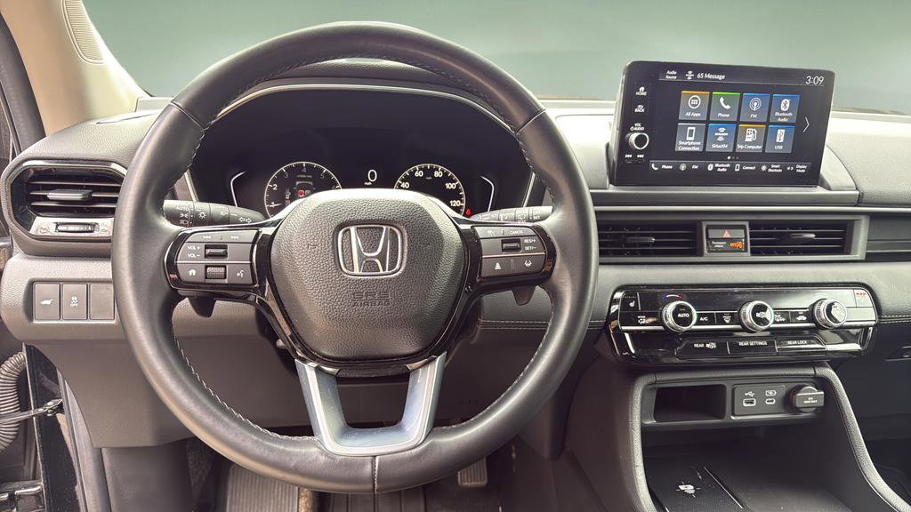 Used 2025 Honda Pilot EX-L image 24