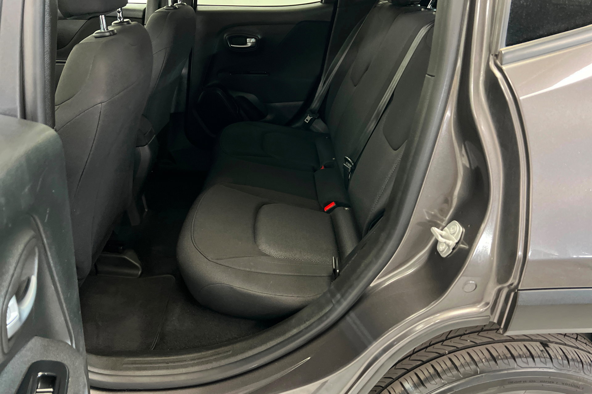 Used 2020 Jeep Renegade Sport w/ Sport Appearance Group AWD/4WD image 22