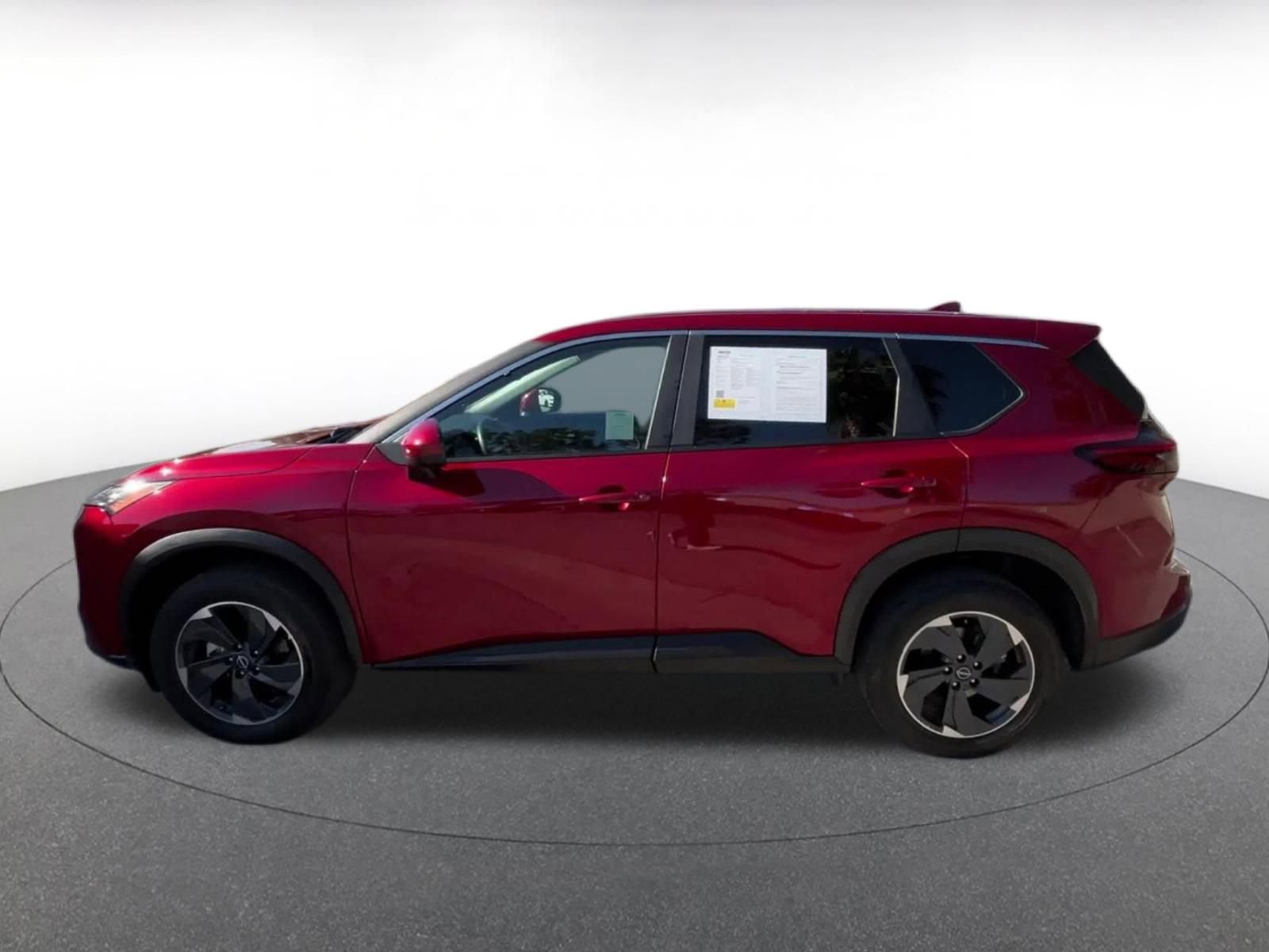 Used 2025 Nissan Rogue SV FWD image 9